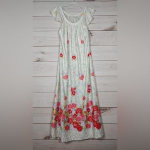 Travel lite Small nightgown woman’s vintage floral ruffled shoulder sleeves.